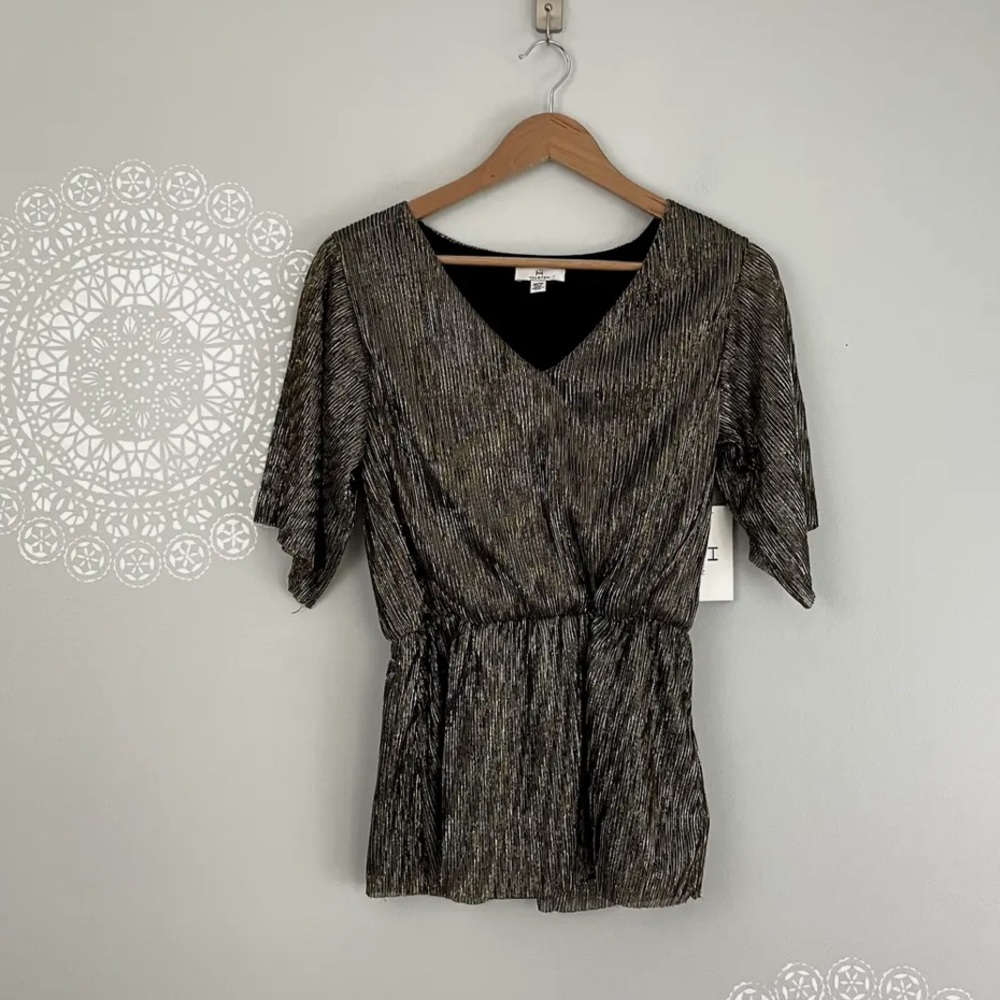🆕 no tag H by Halston Gold Metallic Short Sleeve Pleated Top Women's Size XS
